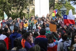 Músicos fueron parte de intervención artística en el marco de manifestación de ayer