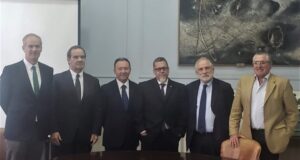 Reunión por Reforma Tributaria termina sin acuerdos entre senadores opositores y oficialistas