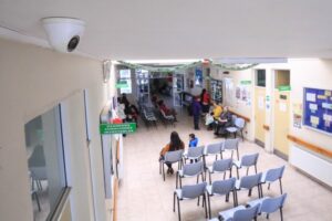 Instalan 16 cámaras de seguridad y  31 botones de pánico en Cesfam Mateo Bencur para resguardo de funcionarios y usuarios