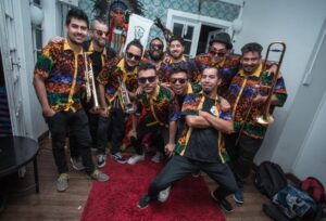 Sonora Barón regresa con lo  mejor de su show a Punta Arenas