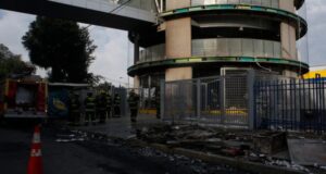 Fiscalía habría detectado uso de combustible en dos estaciones de Metro incendiadas