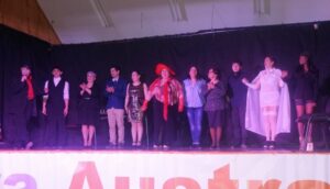 Compañía de Teatro de Nova Austral presentó “Moulin Rouge”