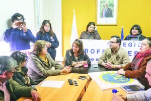 Profesores reclamaron por resguardo militar en establecimientos educacionales