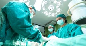 Paciente terminó muerto tras cirugía de tabique nasal