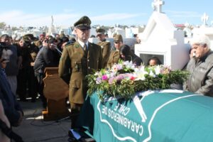 Con múltiples muestras de afecto fue despedida carabinera que falleció producto de una leucemia