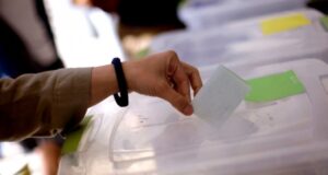 Proyecto para que edad de voto parta en los 14 años avanza en el Senado