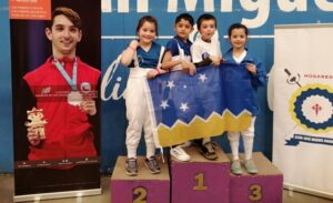 Esgrimistas magallánicos obtienen doce medallas en torneo nacional