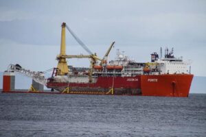 La peligrosa navegación en mares australes