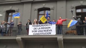 Empleados públicos se “tomaron”  la Intendencia y plantearon sus demandas