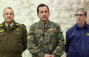 General Iturriaga anuncia toque de queda en Santiago para afrontar graves disturbios