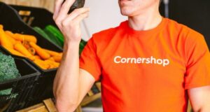 Uber sorprende al mercado y anuncia que comprará a la empresa chilena Cornershop