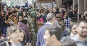 Suspenden toques de queda en Valparaíso, Concepción, Santiago y otras zonas