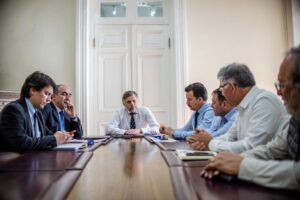 Intendente recibe a consejeros  de Aysén
