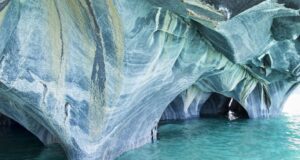 Turistas fueron sorprendidos llevándose estalactitas de la Capilla de Mármol en sus mochilas