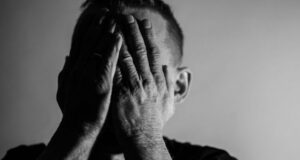 Gobierno anuncia decreto que creará nuevo protocolo ante intentos de suicidio