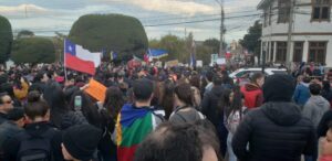 Miles de personas continúan manifestándose en Punta Arenas