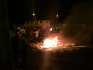 Graves daños en pavimento de Armando Sanhueza con República