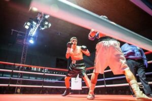 Gimnasio repleto se espera para la velada boxeril donde hay dos títulos en disputa