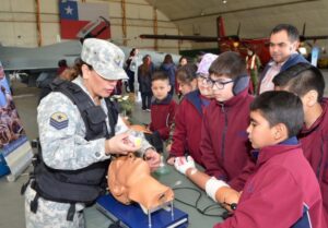 Escolares disfrutaron de una interactiva visita a la IV Brigada Aérea