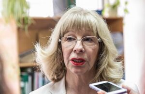 Funcionarios demandan  a la seremi de la Mujer