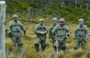 Compañía de Desminado Humanitario Punta Arenas regresa desde isla Deceit