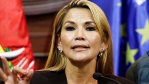 Jeanine Añez Asume Constitucionalmente la Presidencia Transitoria