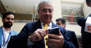 Ministro Mañalich se abre a fijación de precios de medicamentos a través de Cenabast