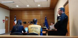 Hasta veinte años de cárcel arriesga sujeto que vendaba ojos de su hija para violarla
