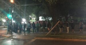Jóvenes hicieron fila durante la madrugada en cantones de Santiago para eximirse de Servicio Militar