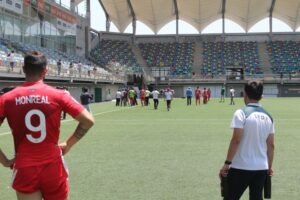 Partido entre La Calera e Iquique suspendido tras interrupción de encapuchados