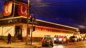 Tres sujetos fueron detenidos luego de robar especies desde bodega de un supermercado
