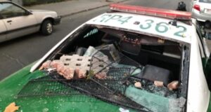 Presentan querella por ataque de turba a carabineros que dejó un uniformado con fractura