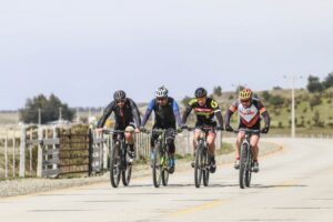 65 pedaleros desafiaron la lluvia y el viento en la 2° fecha del Campeonato de Ciclismo en Ruta