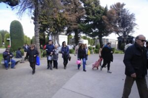 Cementerios de Punta Arenas esperan masiva concurrencia y abrieron  sus puertas desde las 8 horas