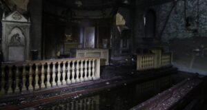 Alcalde Alessandri lamenta incendio que afectó a icónica iglesia de Lastarria