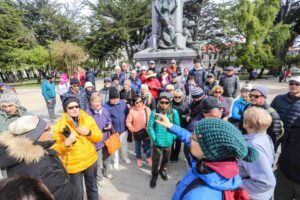 Miles de turistas arribaron a Punta Arenas
