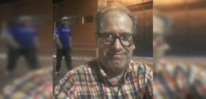 Jocelyn-Holt duerme en la cárcel tras negarse a pagar multa por fumar: Es una experiencia excelente