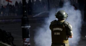 INDH presenta querella contra Carabineros por joven que recibió disparo de balines en sus dos ojos