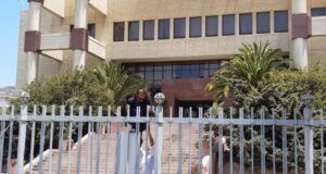 Diputado Florcita Alarcón trepó una reja para ingresar al Congreso Nacional
