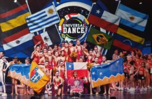 Equipo infantil de pon poms del Pierre Faure cosecha triunfos en el extranjero