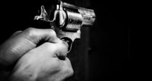 Unidad de Carabineros recibe al menos tres impactos de bala tras ataque a la Subcomisaría de Ercilla