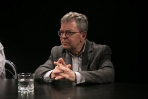 “Piñera debió declarar Estado de sitio, porque  el orden institucional está absolutamente roto”