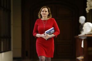 Senadora plantea gradualidad de dos años en pensión solidaria