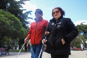 Las amarguras que viven las personas ciegas tras las barricadas de Punta Arenas
