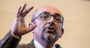 Diputado Romero contra dirigentes de sector público: Trabajan para protestar y pedir nuevos sueldos