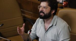 Boric pasaría a Comisión de Ética por ingresar a mujeres de forma irregular al Congreso