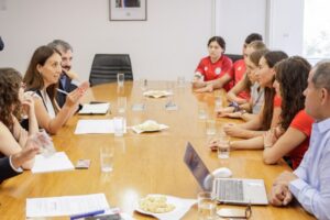 Mindep entrega antecedentes a Ministerio Público para que investigar irregularidades