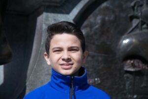 Dylan Vega: el niño venezolano y “maravilla” de la Escuela Manuel Bulnes