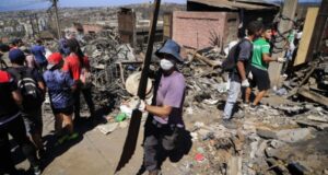 Casas destruidas por incendios en Valparaíso llegan a 253 y Sharp pide declarar Zona de Catástrofe