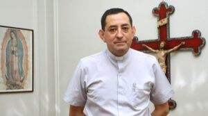 Postergan para 2020 juicio del excanciller del Arzobispado de Santiago acusado de violación